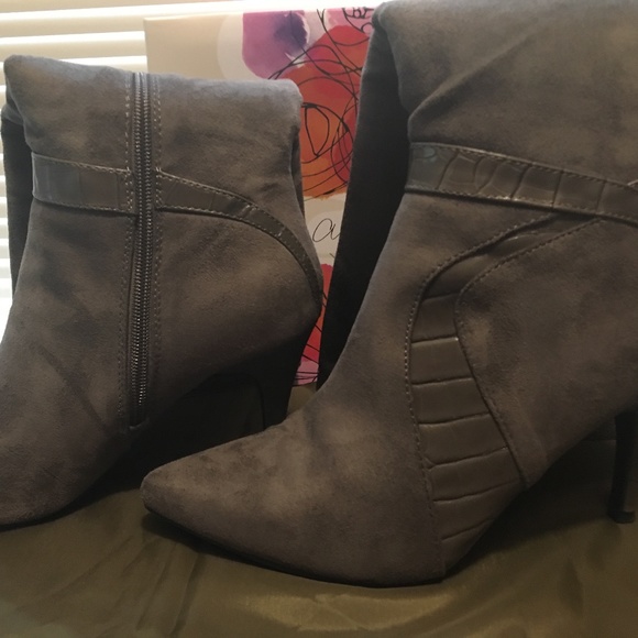 Women’s Boots, Size 7 1/2, Knee Height - Picture 3 of 14